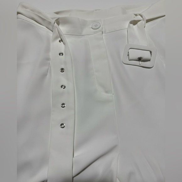 White High Waisted Slim Pants🪽 - Picture 2 of 4